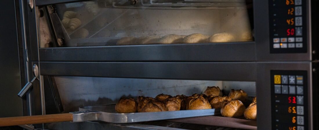 Best Bread Maker for a Small Kitchen: How to Choose Without Wasting Counter Space