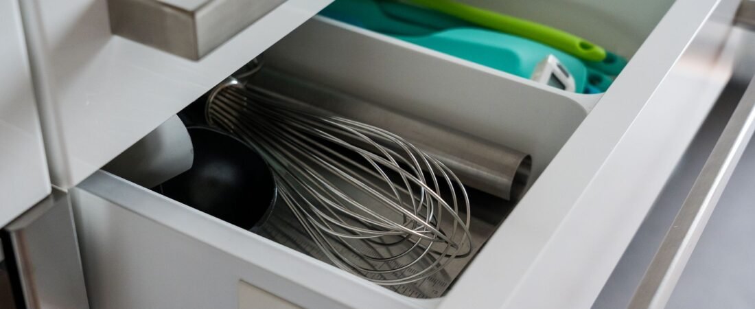 How to Choose a Kitchen Drawer Organizer You’ll Actually Use